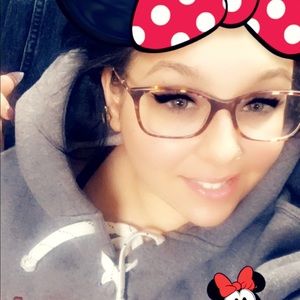 Meet your Posher, Alisha